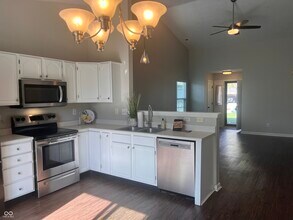 10937 Snowdrop Way in Indianapolis, IN - Building Photo - Building Photo