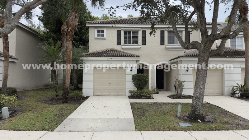 4719 Palmbrooke Cir in West Palm Beach, FL - Building Photo