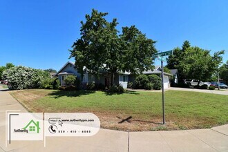 1729 Marigold Way in Redding, CA - Building Photo - Building Photo