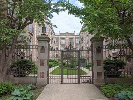 905 Elmwood Ave in Evanston, IL - Building Photo