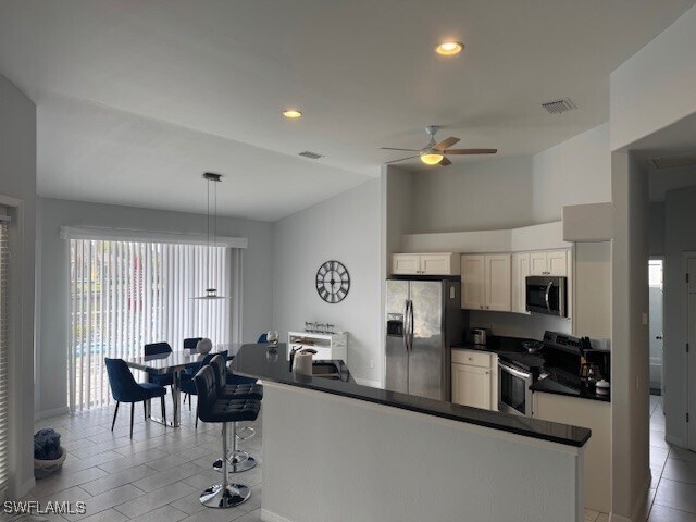 2222 SW 52nd Ln in Cape Coral, FL - Building Photo
