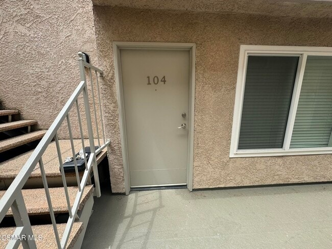 13042 Riverside Dr in Los Angeles, CA - Building Photo - Building Photo