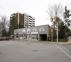 204-206 Kerr St in Oakville, ON - Building Photo
