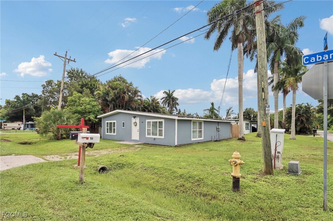 89 Cabana Ave in North Fort Myers, FL - Building Photo
