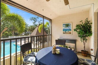 7201 Curtiss Ave in Sarasota, FL - Building Photo - Building Photo