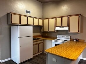 2023 Melrose Dr in Valdosta, GA - Building Photo - Building Photo