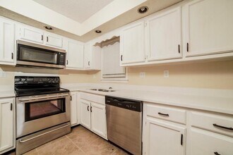 2834 Lanthorn Dr in Memphis, TN - Building Photo - Building Photo