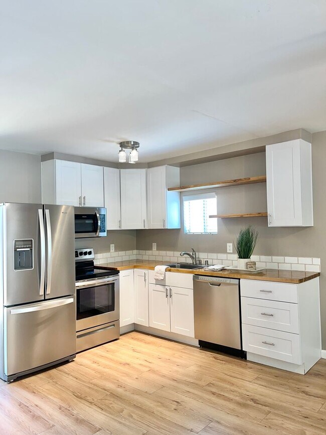 property at 118 Thoma St