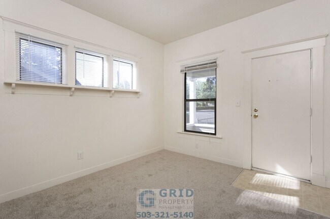 7912 SE Harold St in Portland, OR - Building Photo - Building Photo