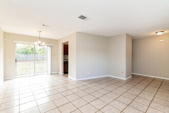 212 Great Yarmouth Ct in Kissimmee, FL - Building Photo - Building Photo