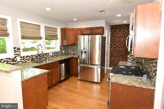 702 56th Pl NE in Washington, DC - Building Photo - Building Photo