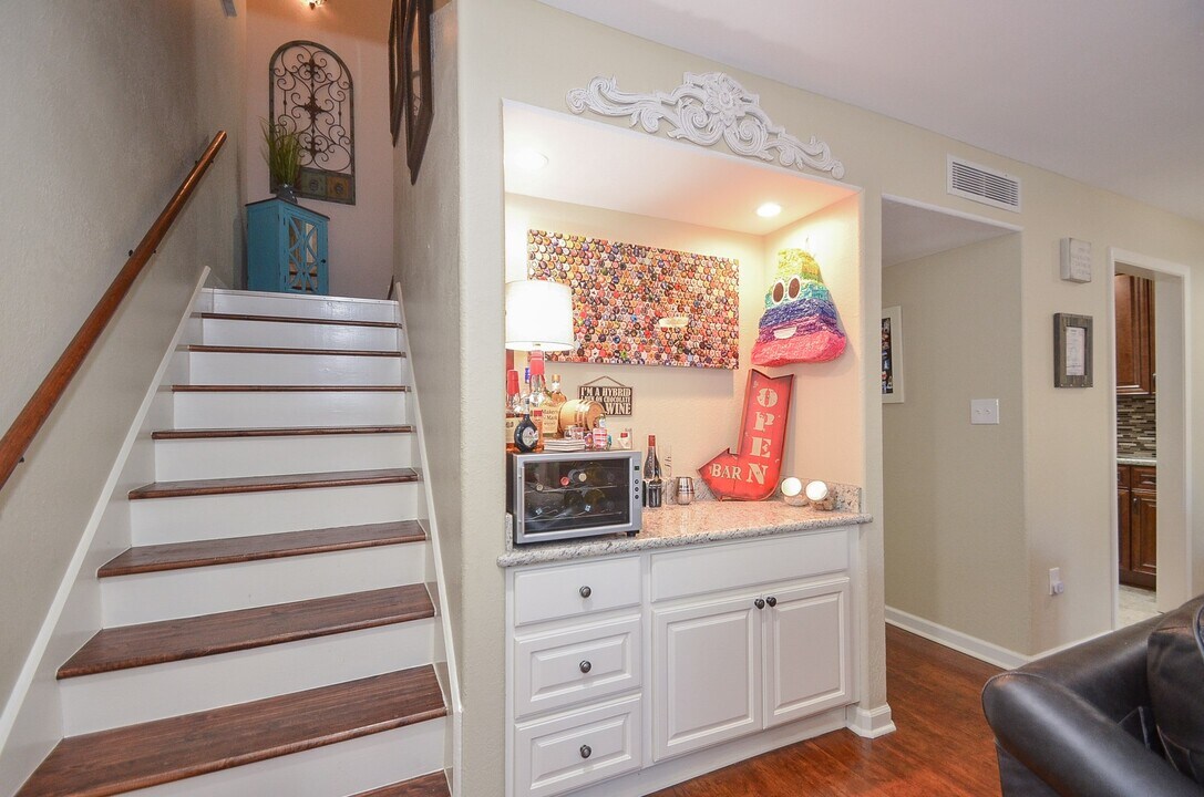 10264 Briar Forest Dr in Houston, TX - Building Photo