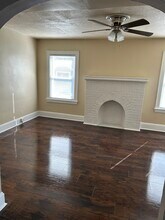 1802 Lawn Ave, Unit 1 in Cincinnati, OH - Foto de edificio - Building Photo