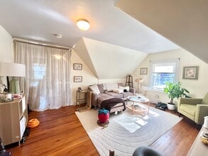 105 Day St in Boston, MA - Foto de edificio - Building Photo