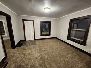 3714 9th St in Des Moines, IA - Building Photo - Building Photo