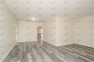 2685 Cheshire Dr in Florissant, MO - Building Photo - Building Photo