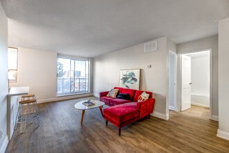 150 Hughson St in Hamilton, ON - Building Photo - Interior Photo