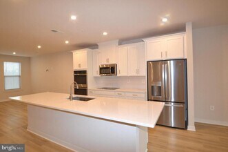 13651 Innovation Station Lp in Herndon, VA - Building Photo - Building Photo