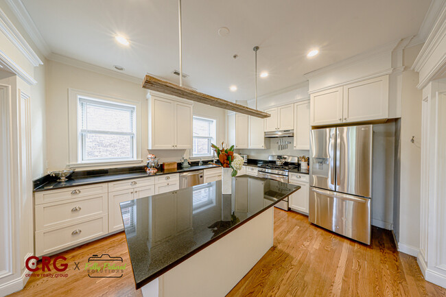 1803 Beacon St, Unit 3 in Brookline, MA - Building Photo - Building Photo