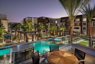 2375 W Frye Rd, Unit S1 in Chandler, AZ - Building Photo - Building Photo