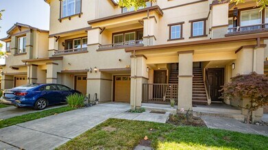 2862 Pearblossom Dr in Santa Rosa, CA - Building Photo - Building Photo