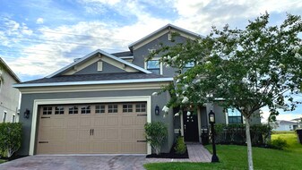 2293 Victoria Dr in Davenport, FL - Building Photo