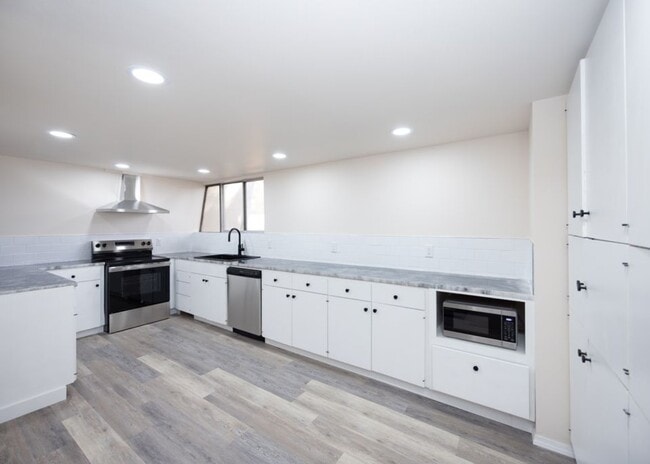 property at 109 N 10th St