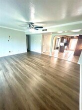 409 S Holiday Dr in Grand Prairie, TX - Building Photo - Building Photo