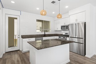 5272 Beachfront Cove in San Diego, CA - Building Photo