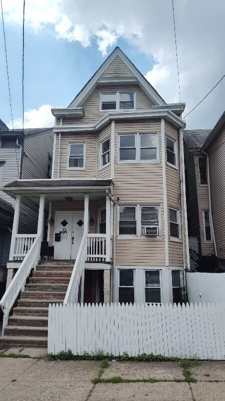 71 Haledon Ave in Paterson, NJ - Building Photo - Building Photo