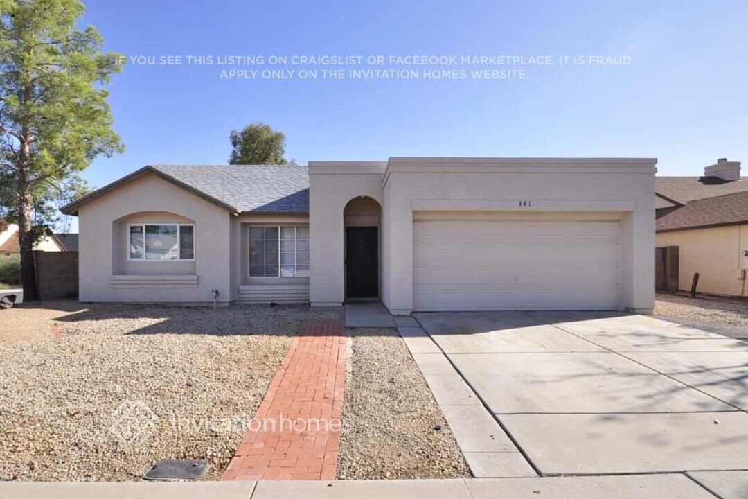 801 W Piute Ave in Phoenix, AZ - Building Photo