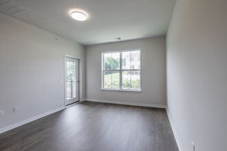 Molly Brook on Belmont in North Haledon, NJ - Building Photo - Interior Photo