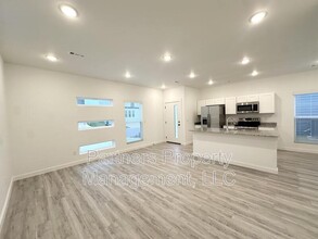 891 Boardwalk Ave in Bentonville, AR - Foto de edificio - Building Photo