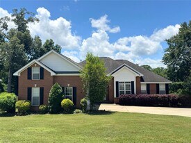 103 Pine Grove Dr in Troy, AL - Building Photo