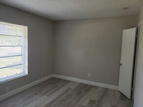 154 SE Selva Ct in Port St. Lucie, FL - Building Photo - Building Photo