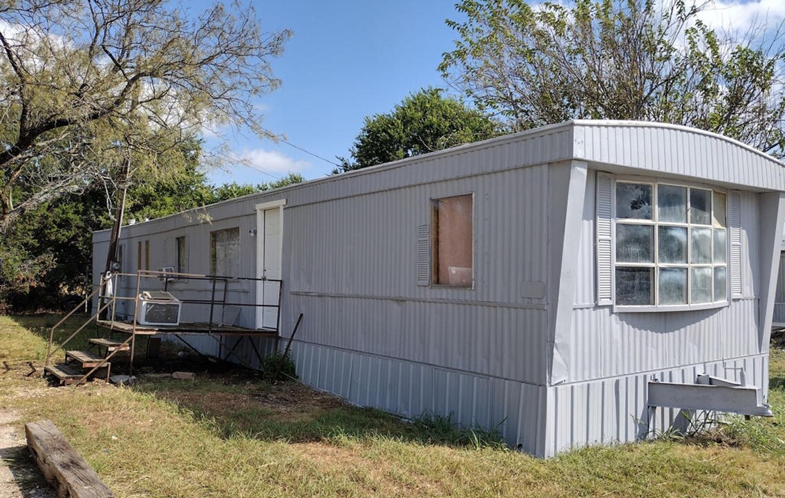 117 Private Rd in Kempner, TX - Building Photo