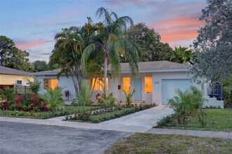 1250 NE 133rd St in North Miami, FL - Building Photo - Building Photo