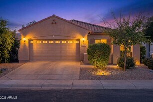 26135 W Runion Dr in Buckeye, AZ - Building Photo