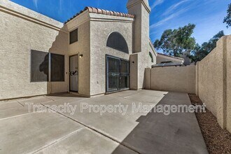 1111 W Summit Pl in Chandler, AZ - Building Photo - Building Photo