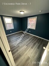 7 Exchange Park Dr in Medina, OH - Building Photo - Building Photo