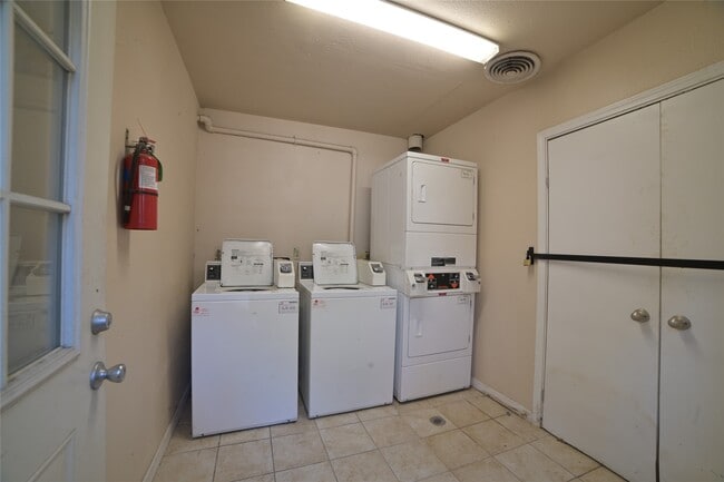 property at 803 W 28th St