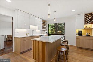 9411 Fernwood Rd in Bethesda, MD - Building Photo