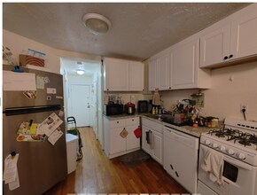 70 Revere St, Unit 4R in Boston, MA - Foto de edificio - Building Photo