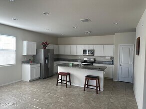 7811 West Riverside Avenue in Phoenix, AZ - Building Photo - Building Photo