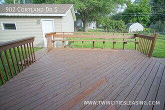 902 Cortland Dr S in Apple Valley, MN - Building Photo - Building Photo