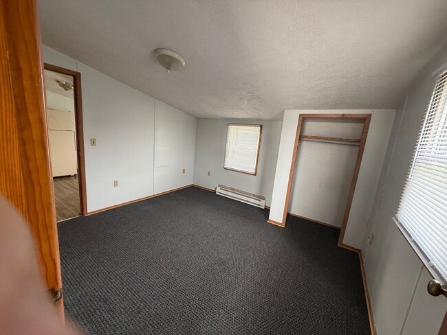 210 S 18th St in Elwood, IN - Building Photo - Building Photo