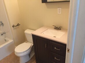 2564 N Humboldt Blvd in Milwaukee, WI - Foto de edificio - Building Photo