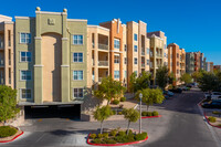 Manhattan Condominiums in Las Vegas, NV - Building Photo - Building Photo