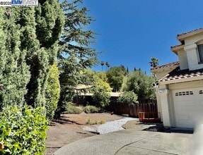 715 Sunrise Dr in Fremont, CA - Building Photo - Building Photo