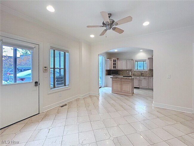 2033 Fairview in Cleveland, OH - Building Photo - Building Photo